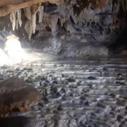 गुल्मीको धुर्कोट गाउँपालिकामा नयाँ गुफा भेटियो, हेर्न जानेको भिड